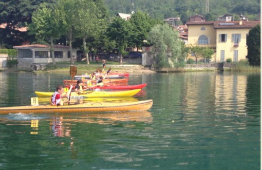 Alunni in canoa Pusiano (2)