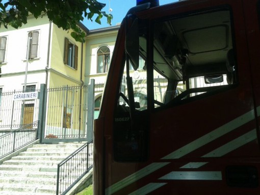 vigili del fuoco dai carabinieri di erba