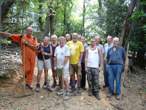 Alpini e Protezione civile Albavilla pulizia sentiero alpini agosto 2013 (3)