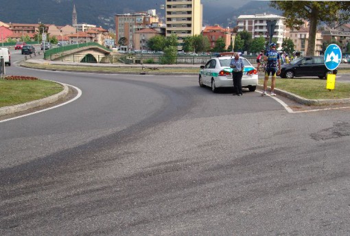 ciclista orsenigo cade Malgrate (2)