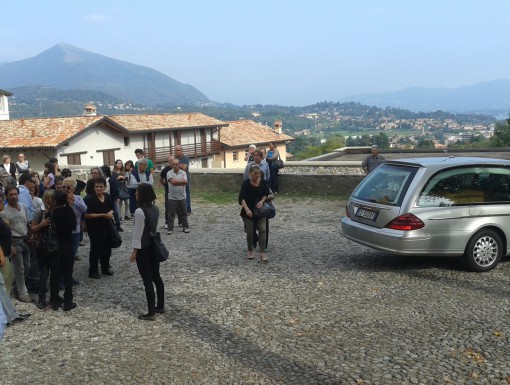 Ilaria Pagliarulo morta funerale settembre 2013 (8)