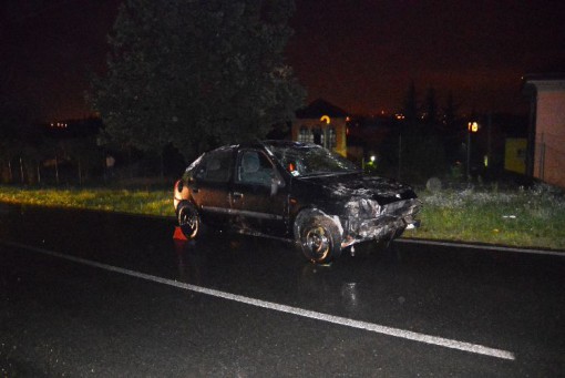 Incidente auto ribaltata Pusiano settembre 2013 (1)