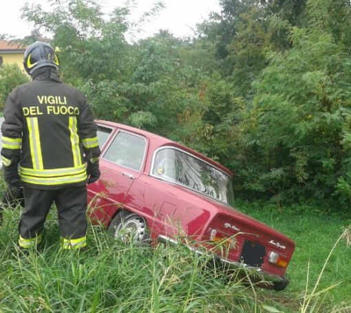 alfa incidente fuori strada a longone (2)