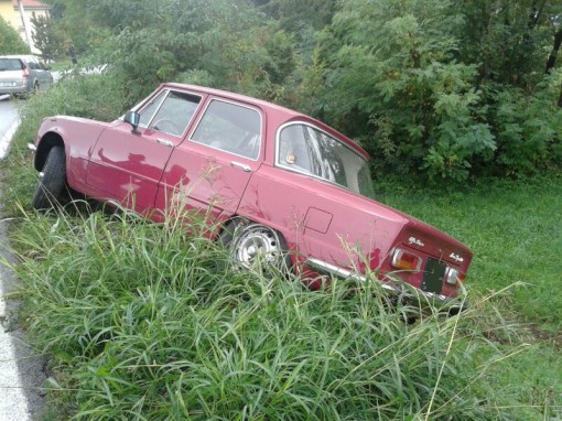 alfa incidente fuori strada a longone (3)