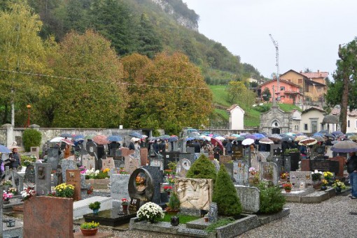 Funerale Caslino Andrea Lunari carabiniere di Longone morto incidente a Sormano ottobre 2013 (18)