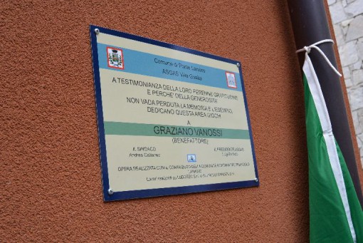 Ponte inaugurazione giardino scuole con targa per Graziano Vanossi ottobre 2013 (18)