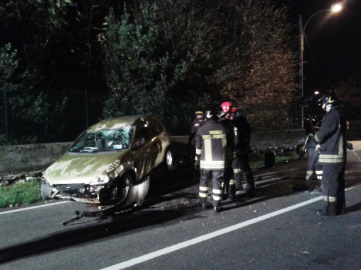 Incidente Ponte Lambro auto ribaltata novembre 2013 (5)