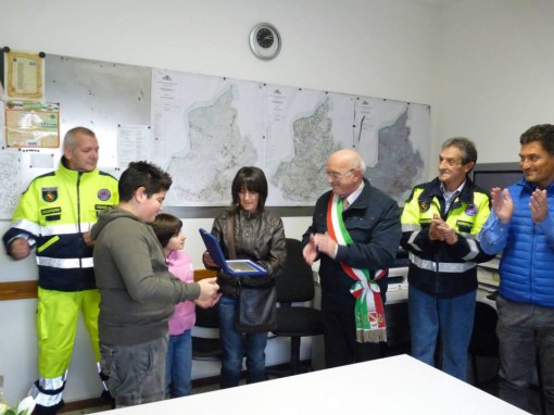 Protezione civile targa per roberto valsecchi albavilla novembre 2013 (2)