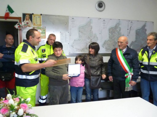 Protezione civile targa per roberto valsecchi albavilla novembre 2013 (3)