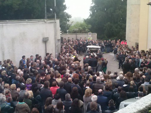 funerali alessandro sironi 24 anni di ello morto per un tumore