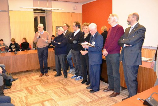 Attestati di riconoscenza, premiazioni comune Erba, dicembre 2013, cantori erba