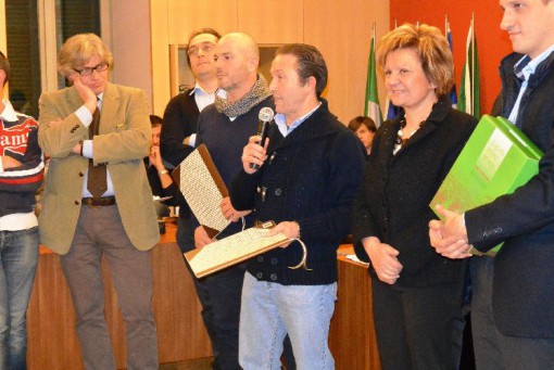 Attestati di riconoscenza, premiazioni comune Erba, dicembre 2013, rocco romano e gaetano castano