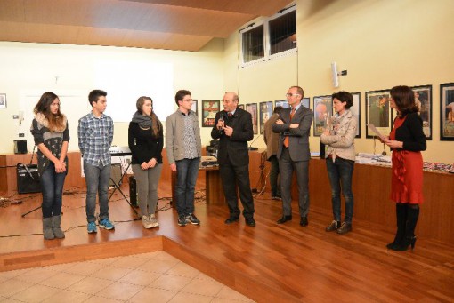 Giornata della riconoscenza Ponte febbraio 2014 (8) ragazzi delle medie Gabriele Caspani, Melissa Negri, Giuseppe Urso, Alessia Chia, Stefano Tardonato