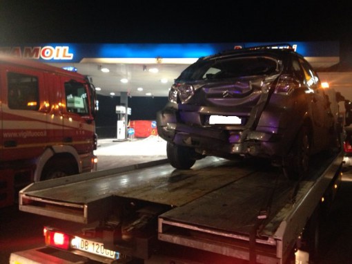 Incidente Molteno auto ferma tamponata da un tir febbraio 2014 (2)