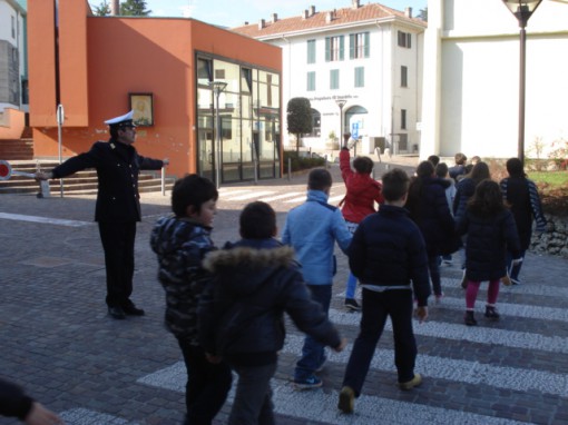 Corso educazione stradale scuola Lambrugo marzo 2014 (3)