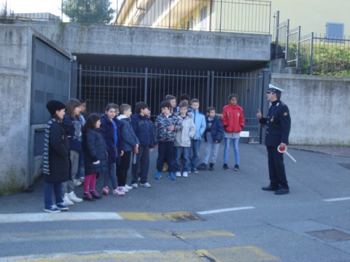 Corso educazione stradale scuola Lambrugo marzo 2014 (4)