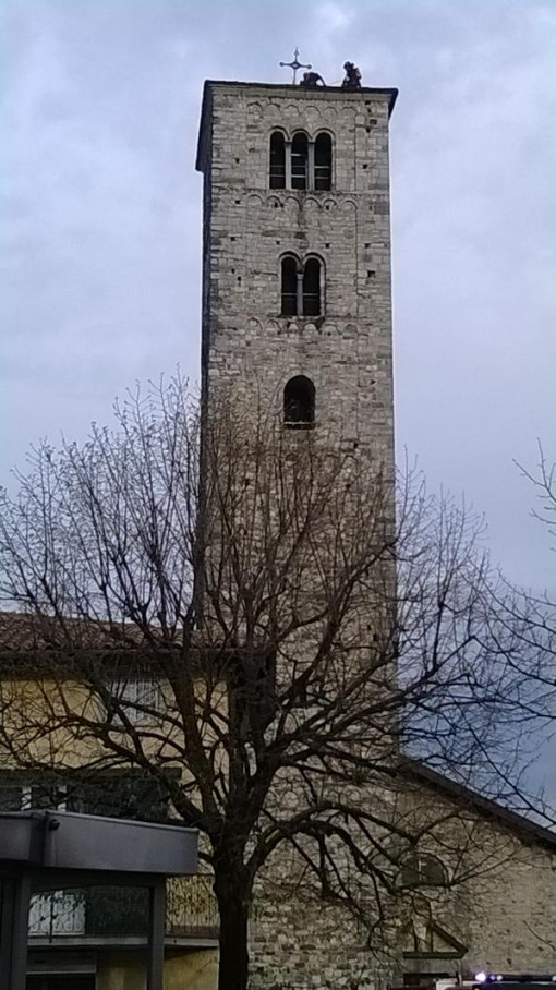 Pompieri sul campanile di sant'eufemia erba marzo 2014 (2)