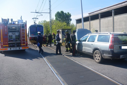 Auto contro treno Erba aprile 2014 (2)