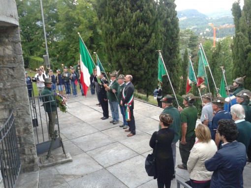 Alpini e scuola di Crevenna adottiamo un caduto maggio 2014 (2)
