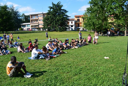 Maxi-schermo a Erba parco Majnoni partita mondiali calcio giugno 2014 (2)