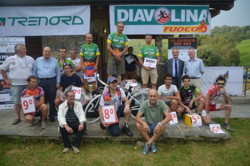 Carica dei 101 Sormano I dieci con le autorita