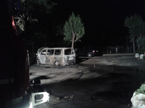 Incendio auto Erba luglio 2014 (7)