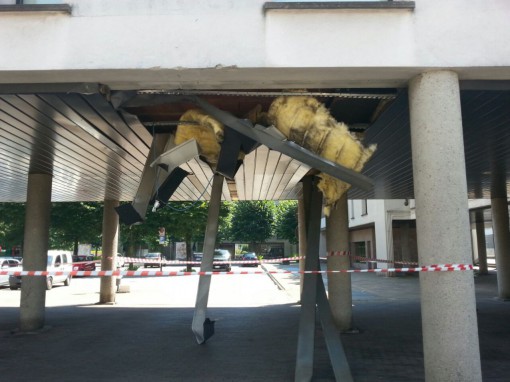 Incidente via Turati colpito il portico luglio 2014 Erba (3)