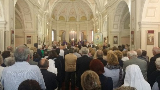 magreglio, funerali don luigi farina, santuario del ghisallo (3)