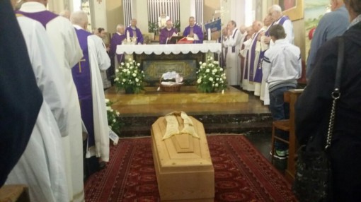magreglio, funerali don luigi farina, santuario del ghisallo (4)