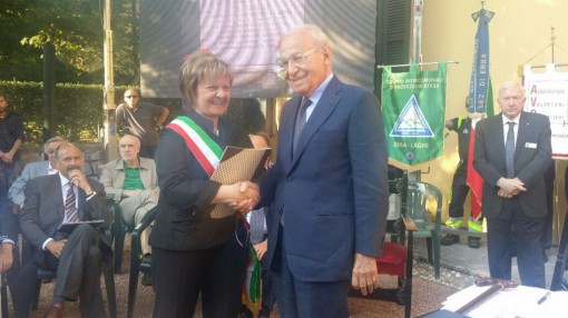 erba consegna eufemini d'oro e cittadinanza a puecher, 7 settembre 2014 (16)
