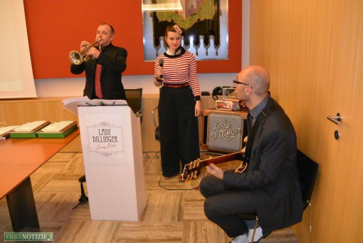 Auguri alle associazioni Erba dicembre 2014  gruppo musicale Lady Dillinger Swing Band(1)