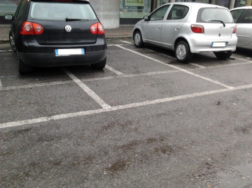 Parcheggio banca Intesa Erba (2)