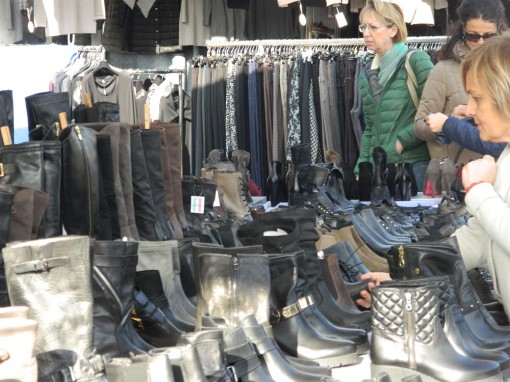 Il Mercato del Consorzio degli Ambulanti di Forte dei Marmi domenica 15 marzo 2015 Via XXV Aprile Albavilla (CO)