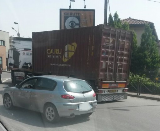 tir in panne cesana brianza, maggio 2015 (1)
