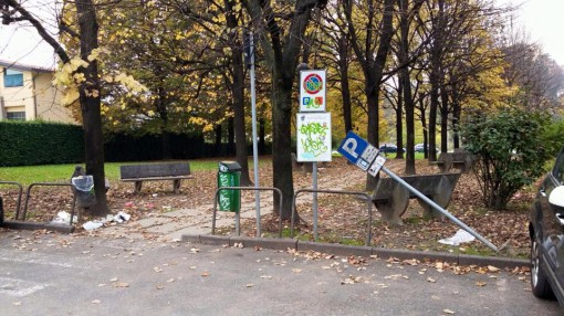 vandali lurago parco via roma, ottobre 2015