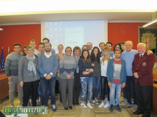 Erba - premiazione per il gemellaggio dei giovani e la banda di Parravicino, novembre 2015 (19)