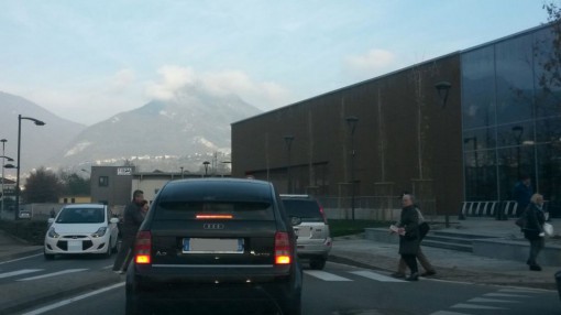 iperal, primo giorno di apertura, viabilita erba, novembre 2015 (4)