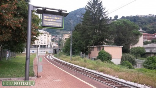 pontelambro_stazione_ferrovie_trenord_2015 (1)