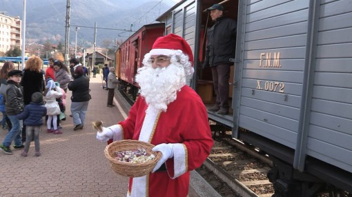 Asso_babbo_natale_treno_vapore_2015