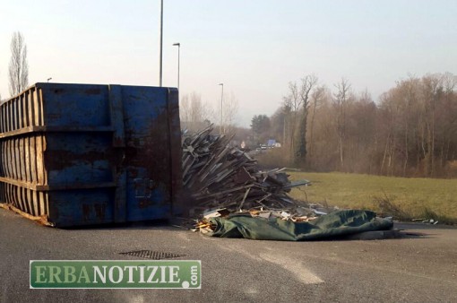 camion_ribaltato (1)