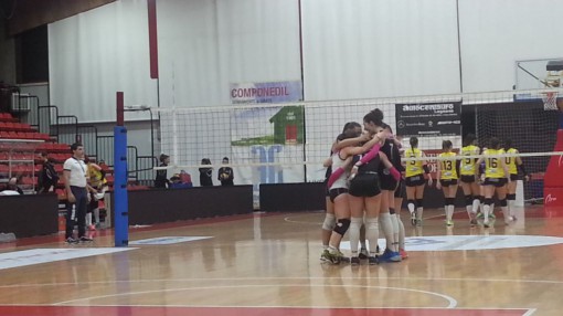 ragazze esultano castellanza