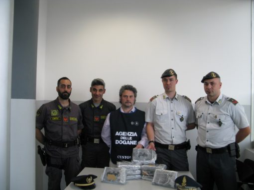 sequestro_cocaina_finanza_(2)