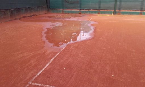 erba_tennis_vandali_campo (6)