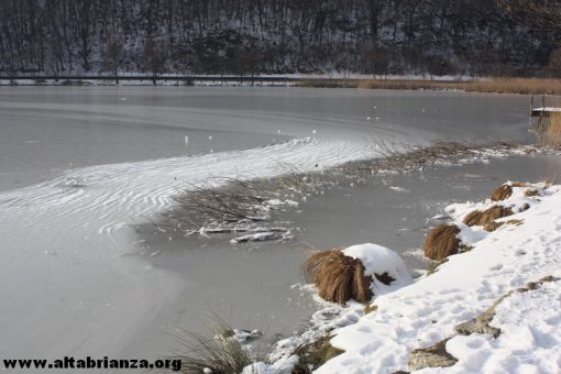 lago_segrino_ghiacciato