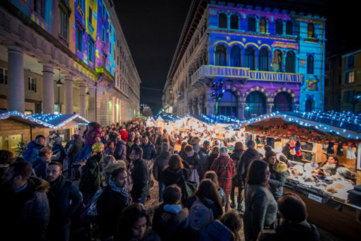 Natale A Como.Natale A Como Inaugurata La Citta Dei Balocchi Erbanotizie