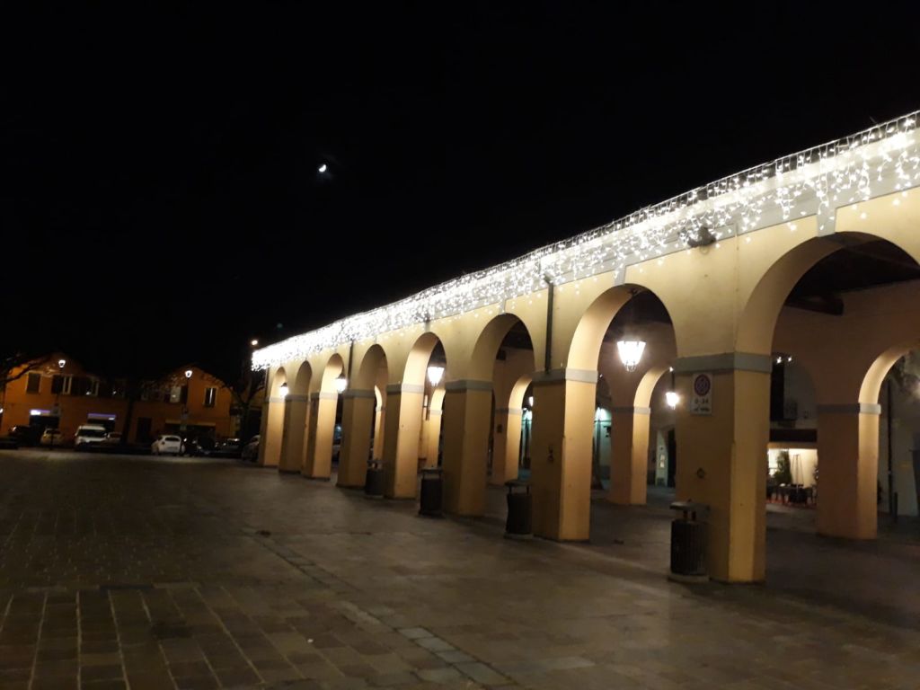 luci di natale in piazza mercato