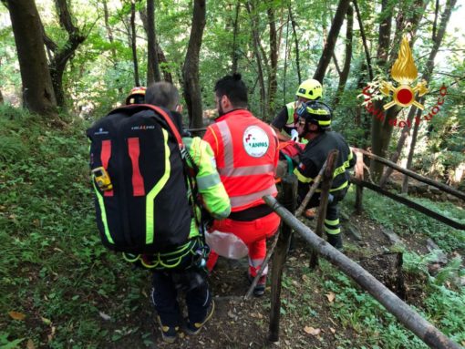 Malore soccorsi al lavoro in zona Pian del Tivano