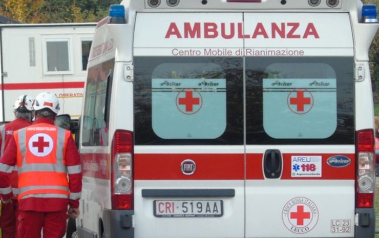 ambulanza_automedica_soccorsi_incidente_generica_cri_croce_rossa