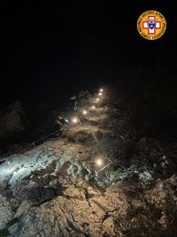 Antivigilia di Natale illuminazione ferrata corno rat anno 2022