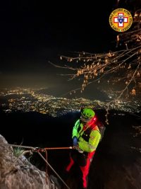 Antivigilia di Natale illuminazione ferrata corno rat anno 2022